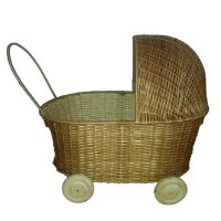 coche de juguete de mimbre